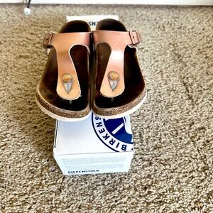 Birkenstock - metallic pink - size 32 EUR